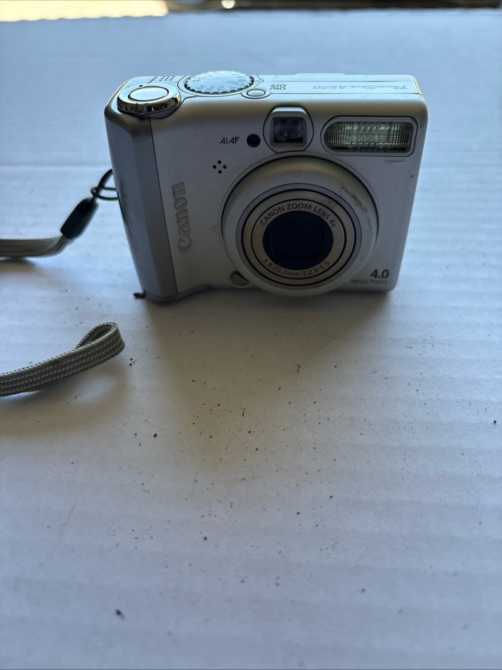 Canon Powershot A520 4.0 MP Silver Point-and-Shoot Digital Camera  Wrist Strap